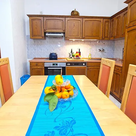Ivan 65 Apartment