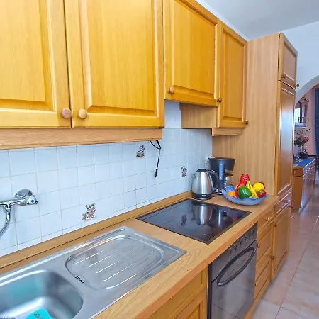 Ivan 65 Apartment *