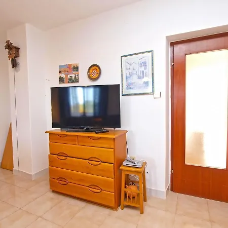 Ivan 65 Apartment *
