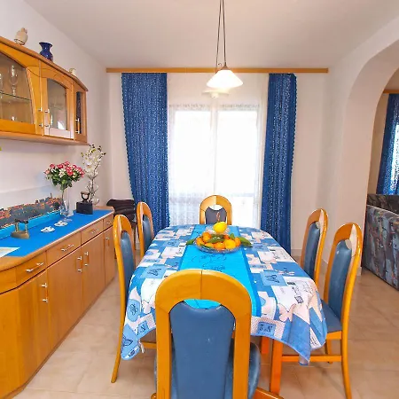 Ivan 65 Apartment