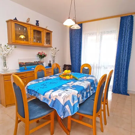 Ivan 65 Apartment *