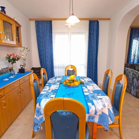 Ivan 65 Apartment *